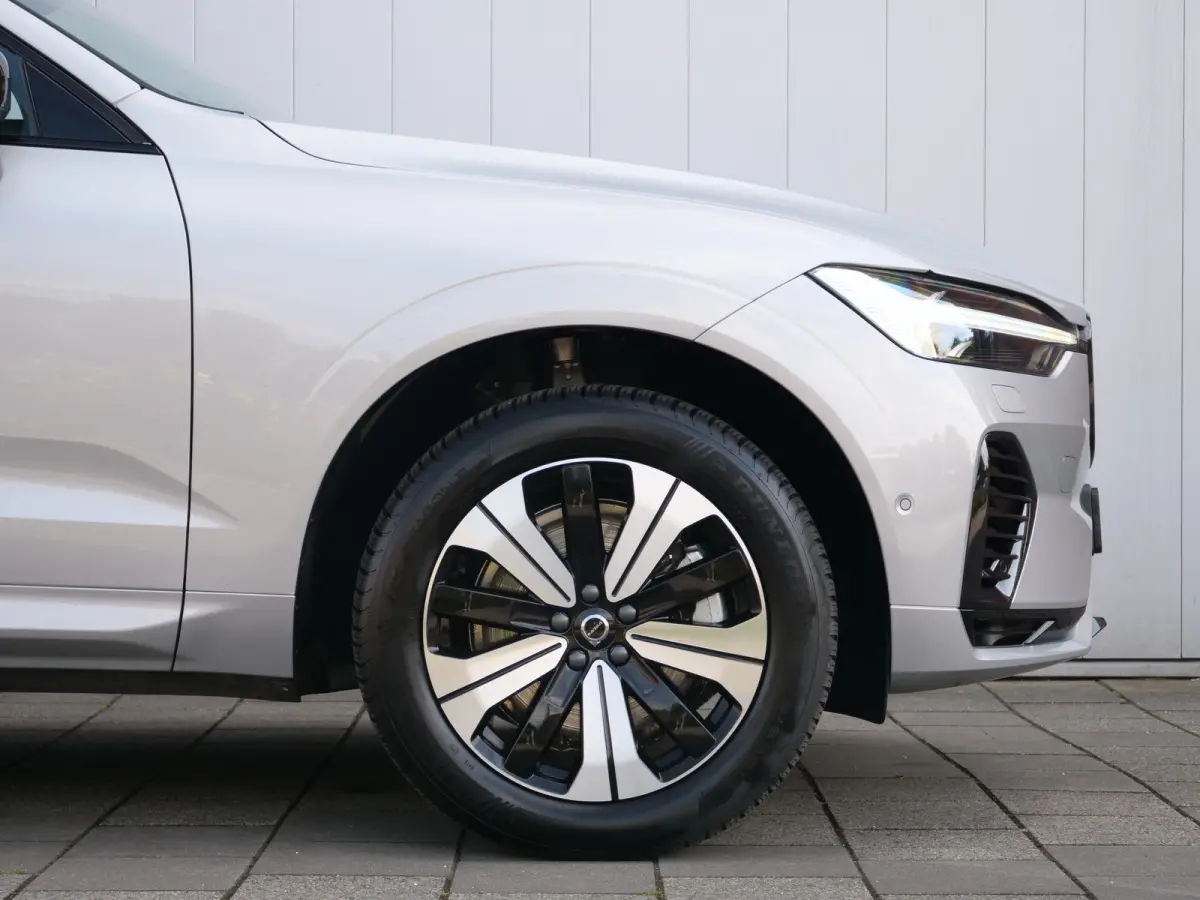 2.0 T6 350 Pk Plug-in hybrid AWD Plus Dark Pano-dak / Adaptive Cruise / 360 Camera / Winterpakket