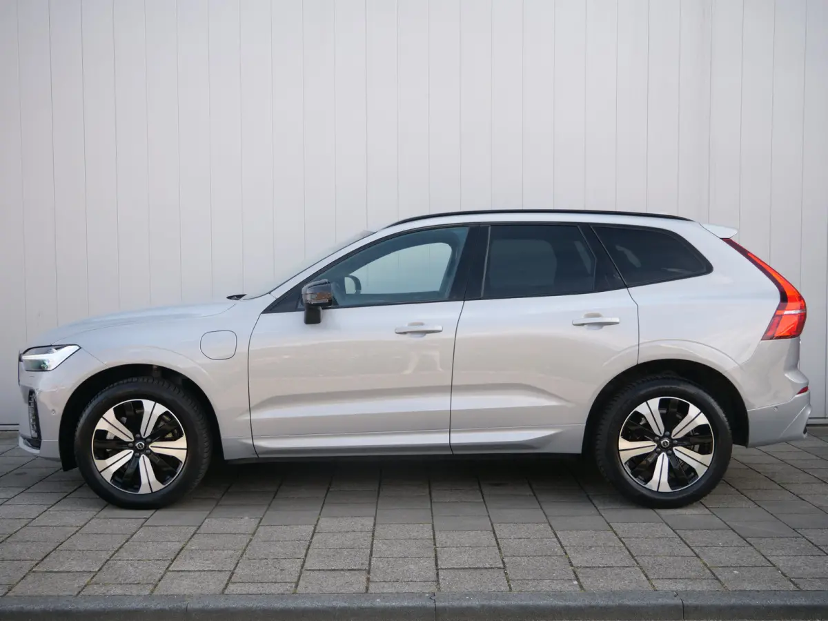 2.0 T6 350 Pk Plug-in hybrid AWD Plus Dark Pano-dak / Adaptive Cruise / 360 Camera / Winterpakket