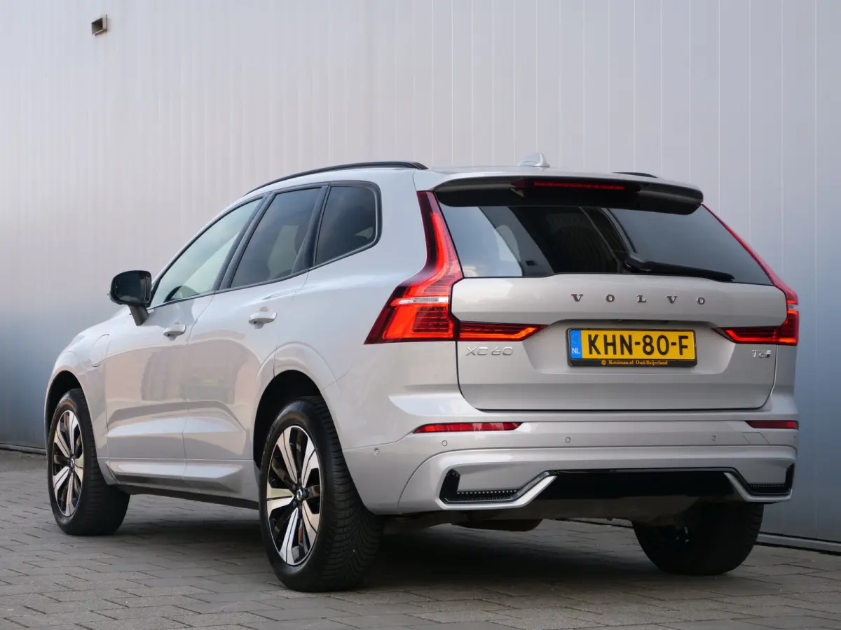 2.0 T6 350 Pk Plug-in hybrid AWD Plus Dark Pano-dak / Adaptive Cruise / 360 Camera / Winterpakket
