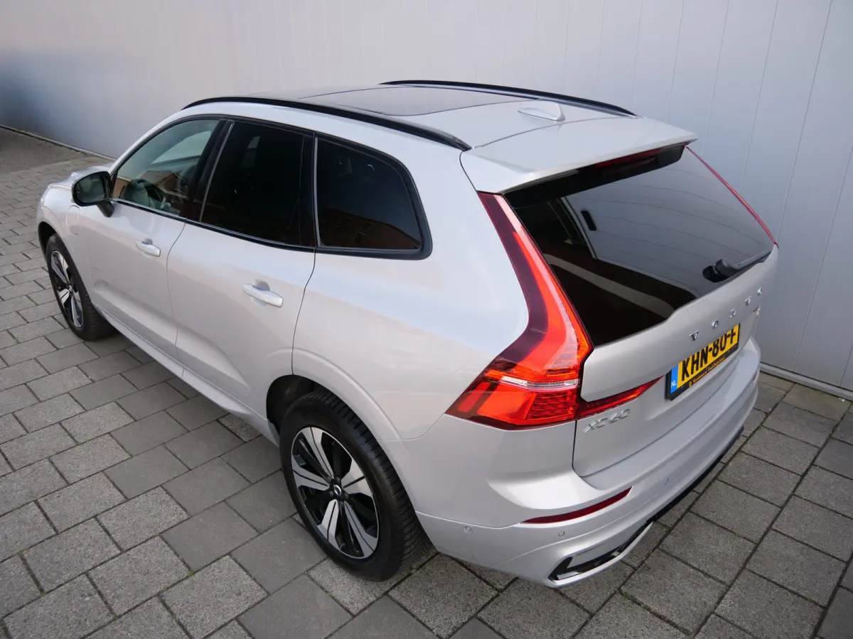 2.0 T6 350 Pk Plug-in hybrid AWD Plus Dark Pano-dak / Adaptive Cruise / 360 Camera / Winterpakket