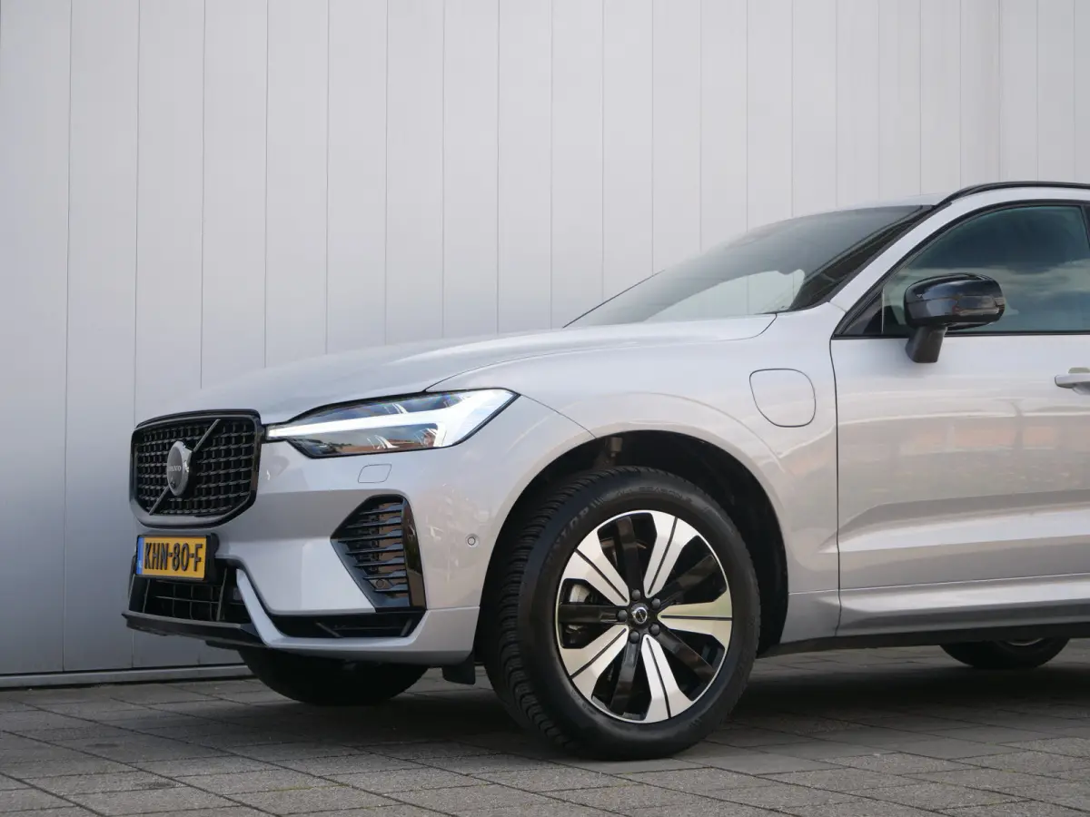 2.0 T6 350 Pk Plug-in hybrid AWD Plus Dark Pano-dak / Adaptive Cruise / 360 Camera / Winterpakket