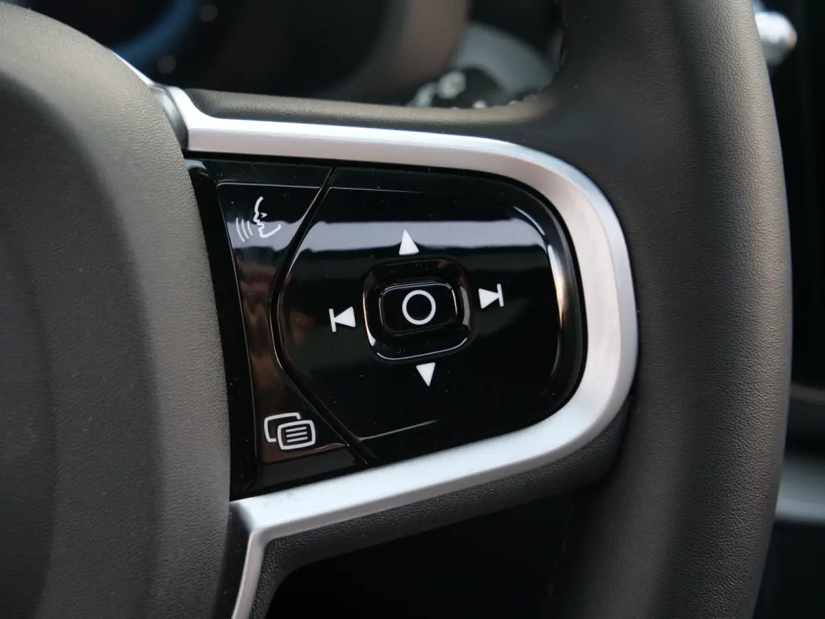 2.0 T6 350 Pk Plug-in hybrid AWD Plus Dark Pano-dak / Adaptive Cruise / 360 Camera / Winterpakket
