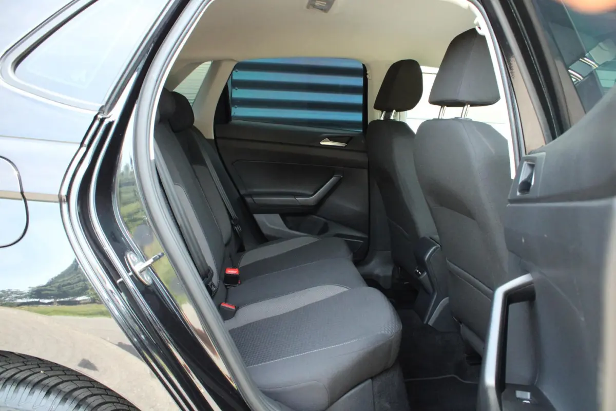 1.0 TSI 95pk Life Business | Navigatie | Allseason | 35% Getint Glas Achter | Apple CarPlay & Android Auto