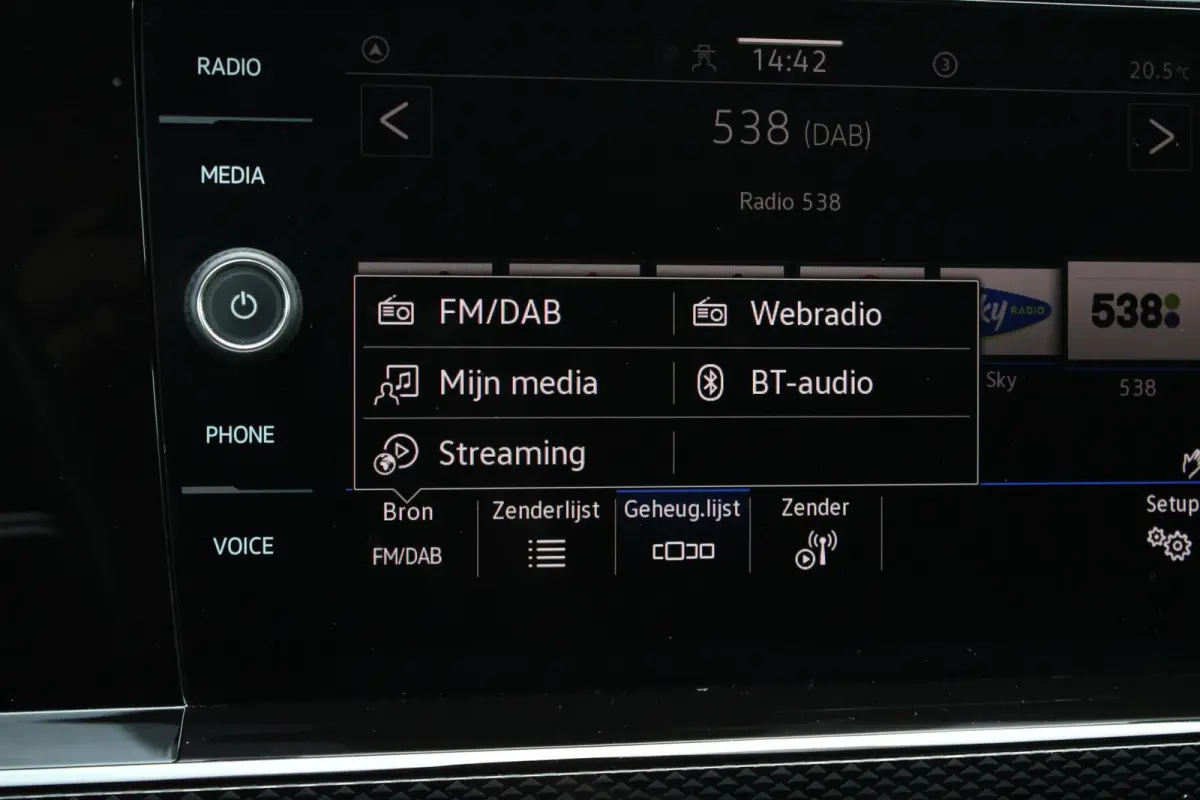 1.0 TSI 95pk Life Business | Navigatie | Allseason | 35% Getint Glas Achter | Apple CarPlay & Android Auto
