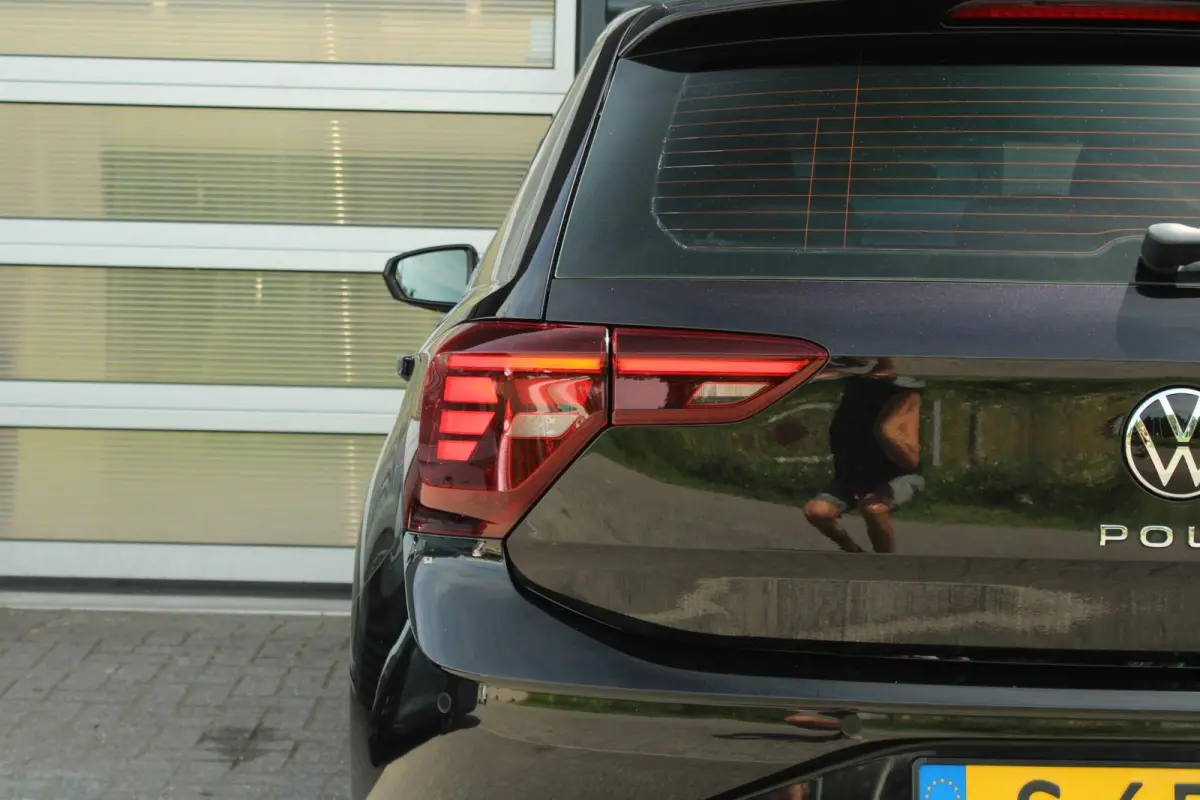 1.0 TSI 95pk Life Business | Navigatie | Allseason | 35% Getint Glas Achter | Apple CarPlay & Android Auto