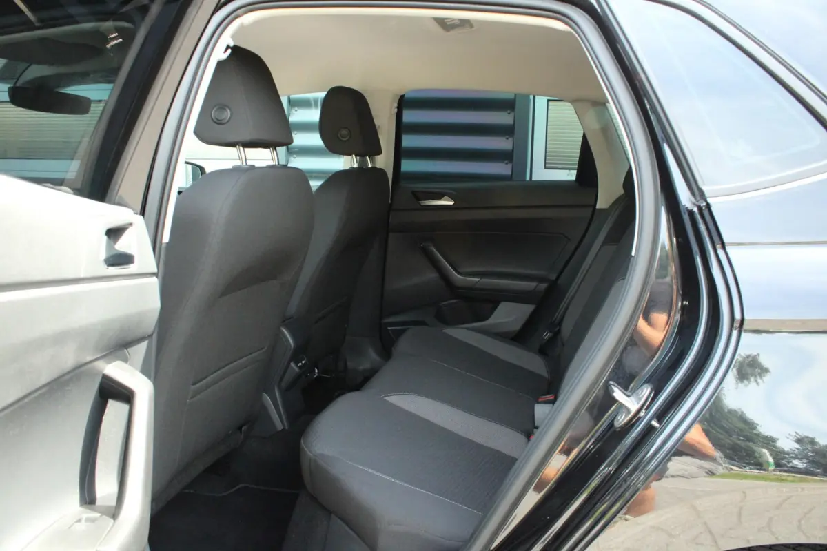 1.0 TSI 95pk Life Business | Navigatie | Allseason | 35% Getint Glas Achter | Apple CarPlay & Android Auto
