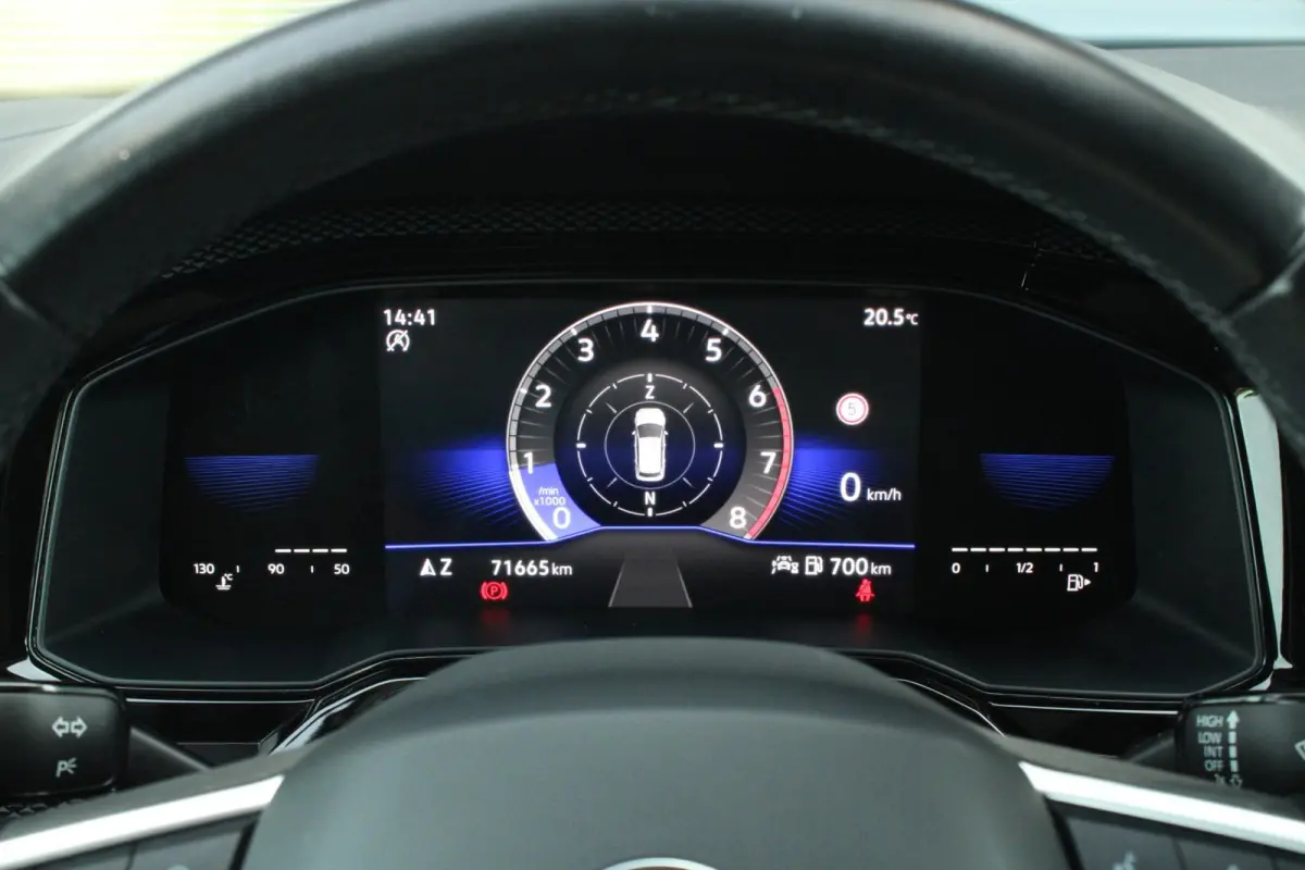 1.0 TSI 95pk Life Business | Navigatie | Allseason | 35% Getint Glas Achter | Apple CarPlay & Android Auto
