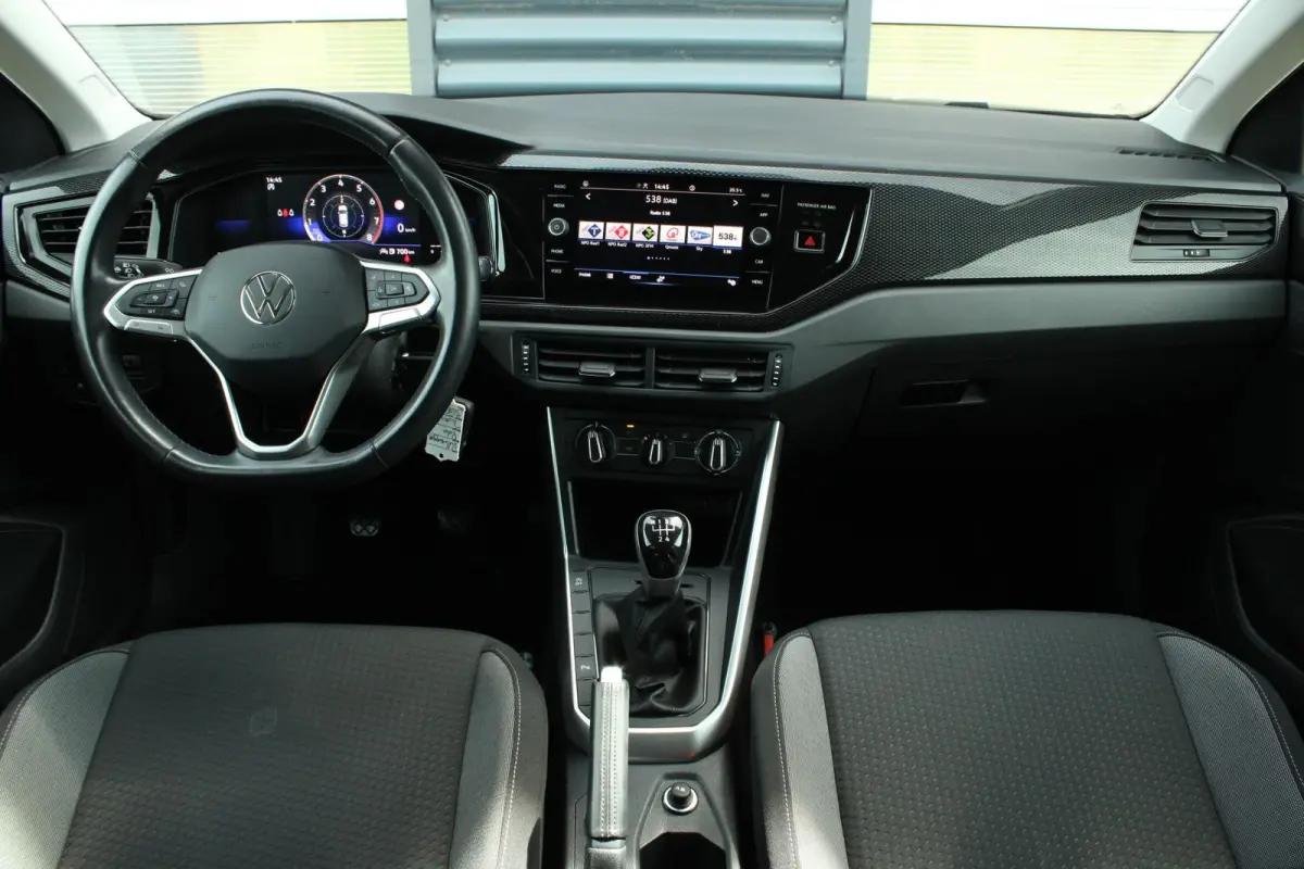 1.0 TSI 95pk Life Business | Navigatie | Allseason | 35% Getint Glas Achter | Apple CarPlay & Android Auto