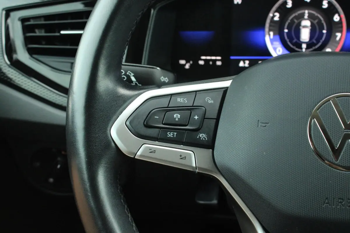 1.0 TSI 95pk Life Business | Navigatie | Allseason | 35% Getint Glas Achter | Apple CarPlay & Android Auto