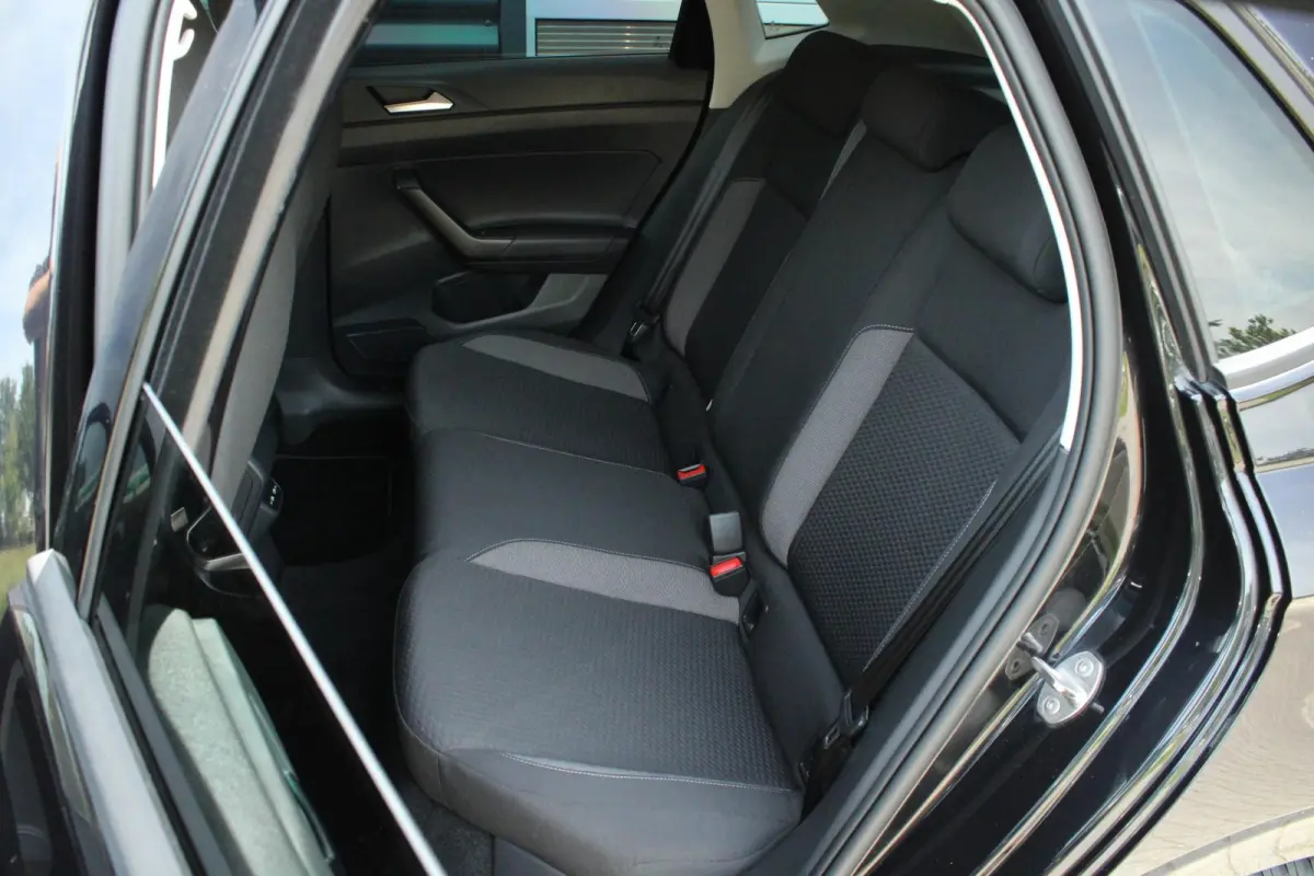 1.0 TSI 95pk Life Business | Navigatie | Allseason | 35% Getint Glas Achter | Apple CarPlay & Android Auto