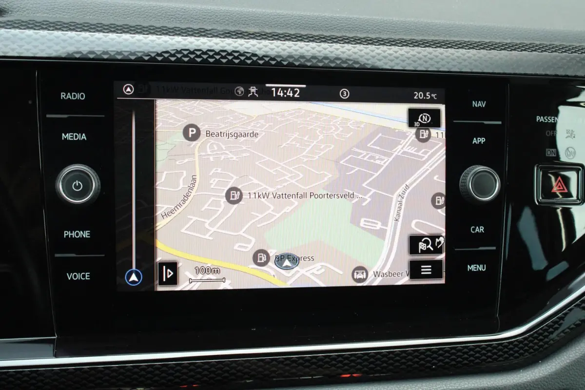 1.0 TSI 95pk Life Business | Navigatie | Allseason | 35% Getint Glas Achter | Apple CarPlay & Android Auto