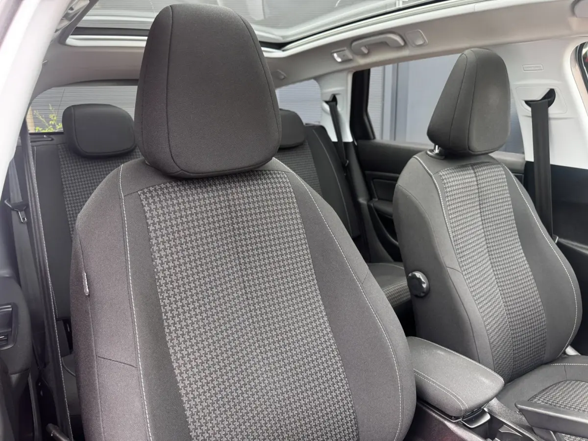1.2 PureTech Blue Lease Executive | Trekhaak | Panoramadak | Distributieriem vervangen | NL-auto