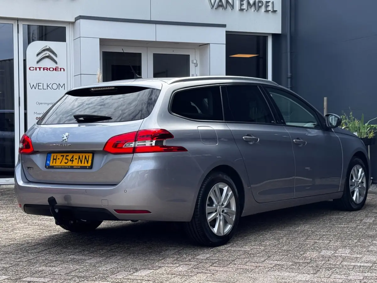 1.2 PureTech Blue Lease Executive | Trekhaak | Panoramadak | Distributieriem vervangen | NL-auto
