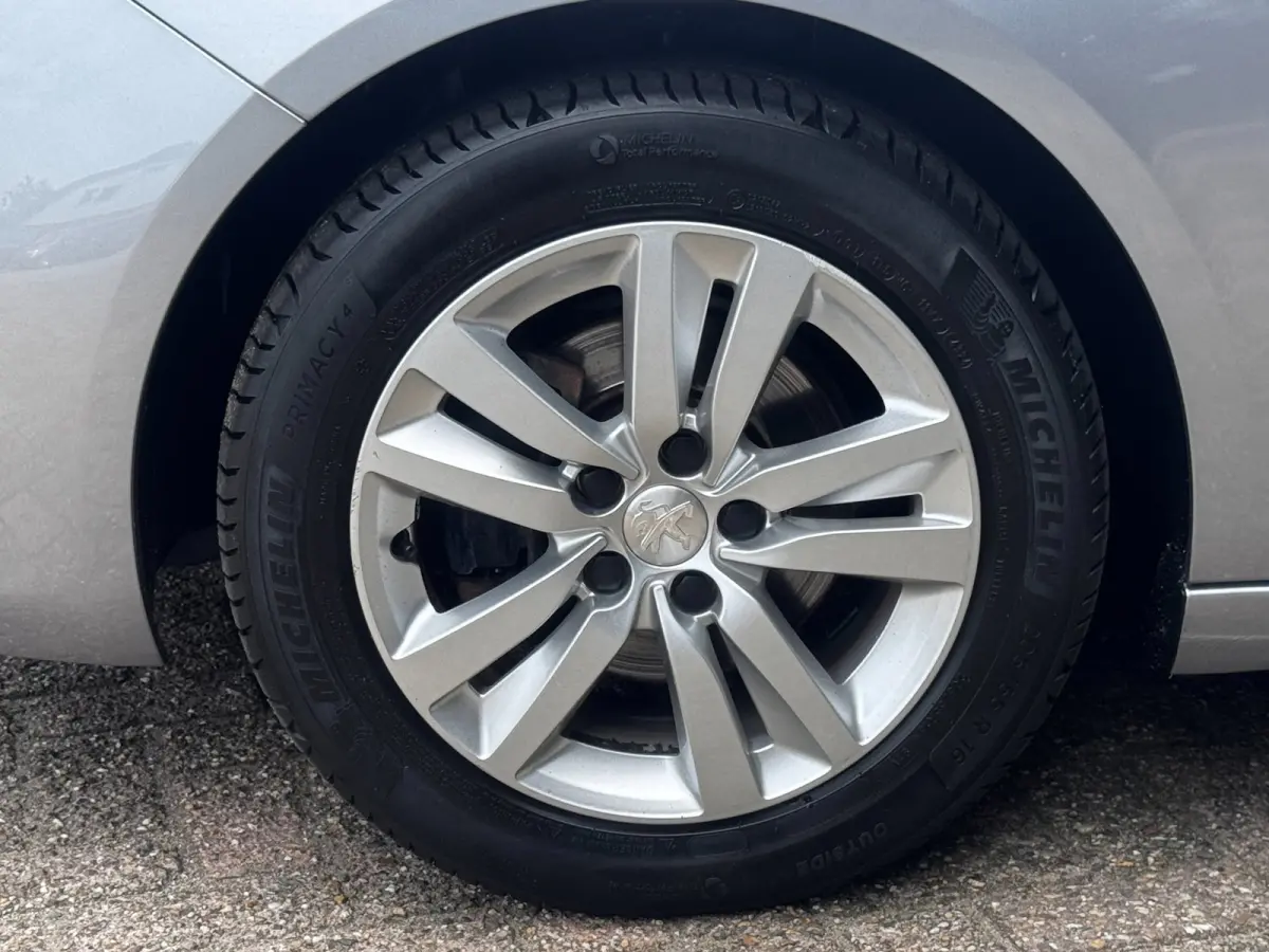 1.2 PureTech Blue Lease Executive | Trekhaak | Panoramadak | Distributieriem vervangen | NL-auto