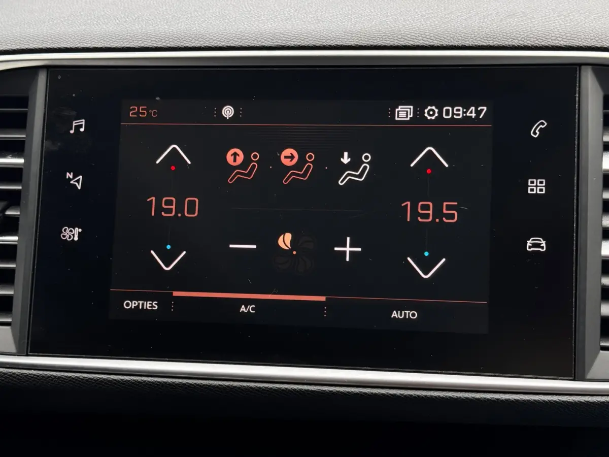 1.2 PureTech Blue Lease Executive | Trekhaak | Panoramadak | Distributieriem vervangen | NL-auto