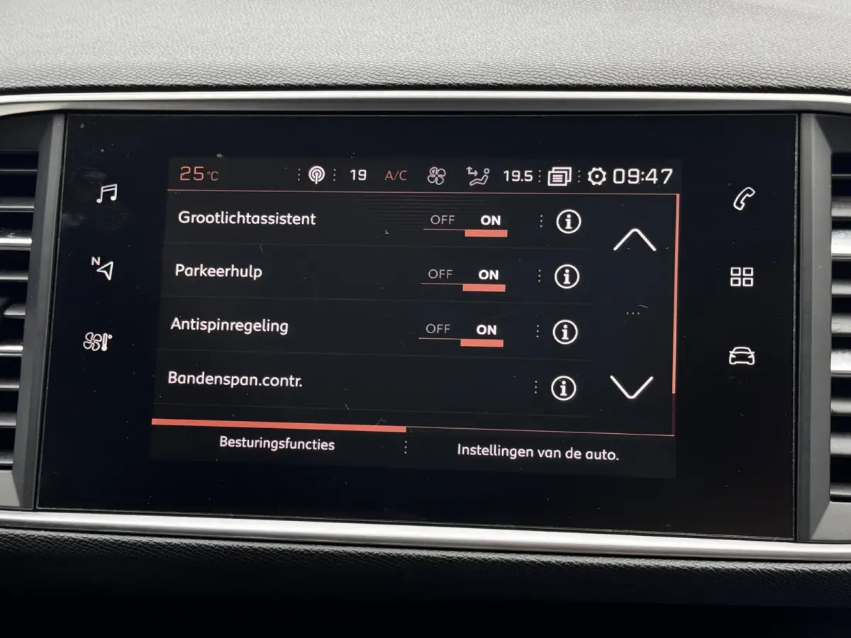 1.2 PureTech Blue Lease Executive | Trekhaak | Panoramadak | Distributieriem vervangen | NL-auto