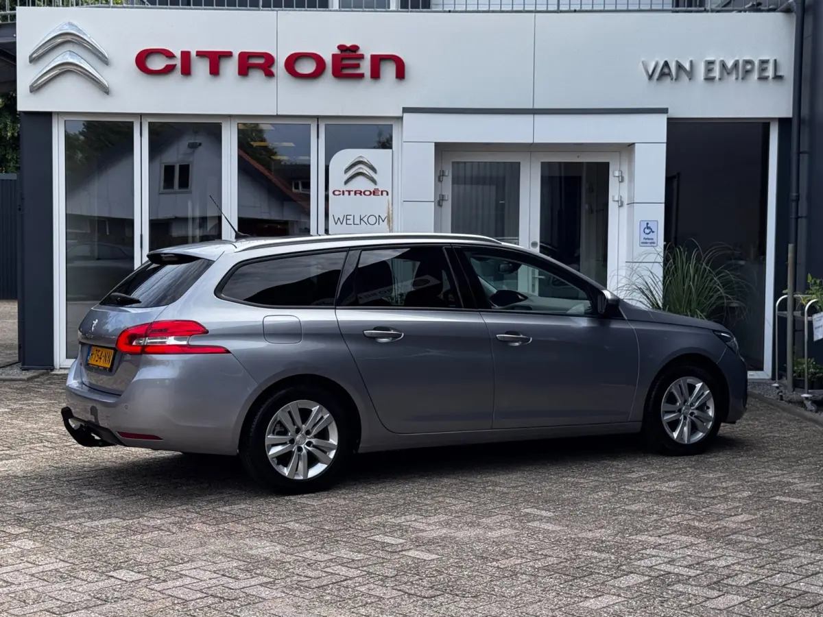 1.2 PureTech Blue Lease Executive | Trekhaak | Panoramadak | Distributieriem vervangen | NL-auto