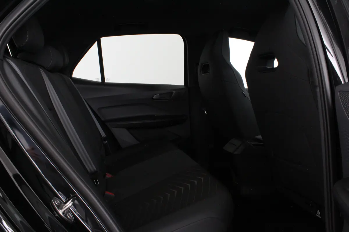 Business 82 kWh > 231pk/Warmtepomp/Winterpakket/20 inch velgen