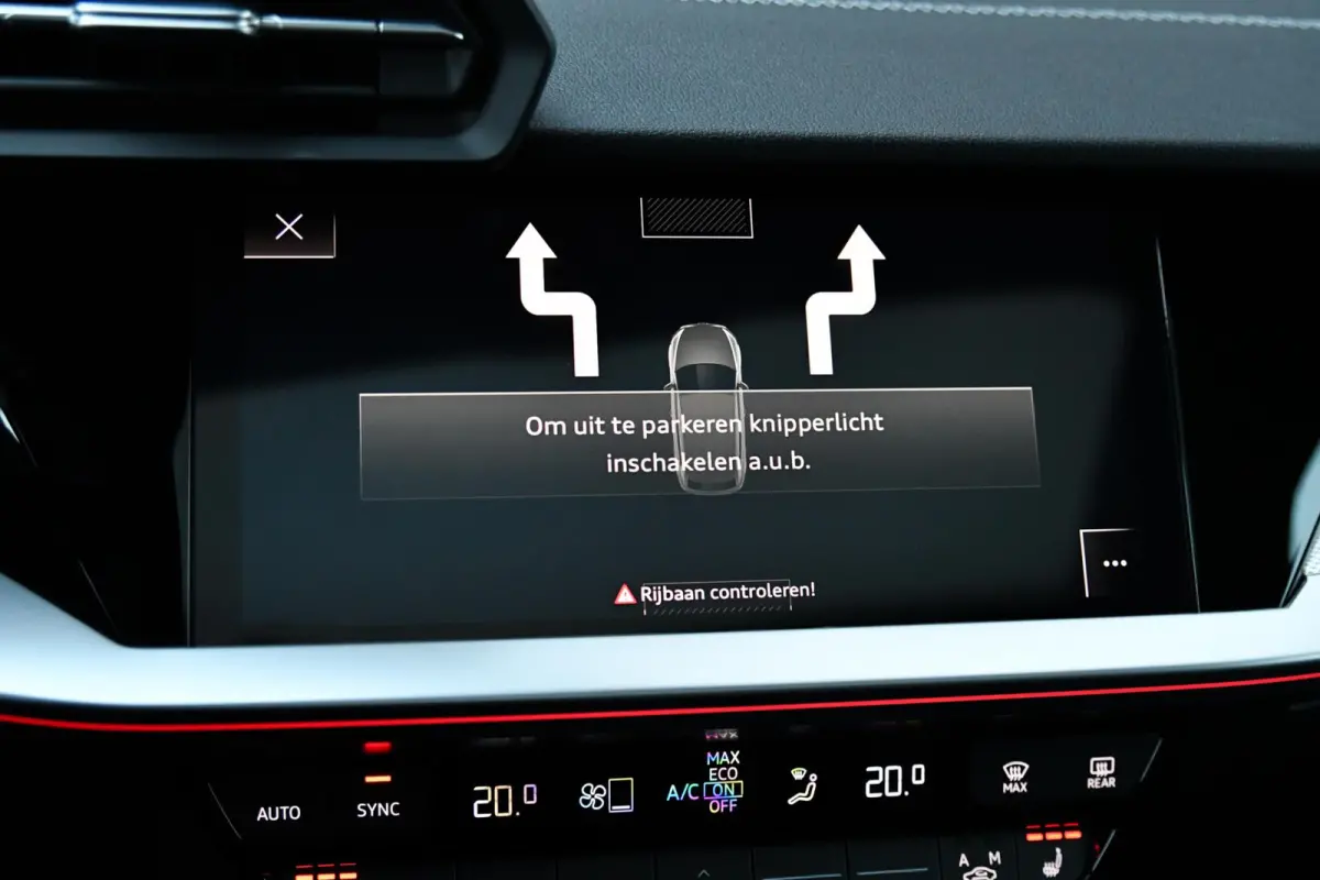 45 TFSI e 3x S-Line Competition. Pano, ACC, Keyless, Sfeer, CarPlay!