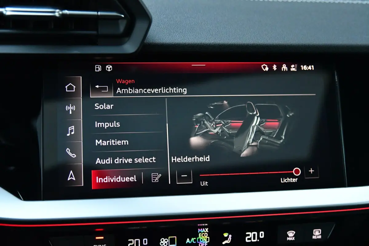 45 TFSI e 3x S-Line Competition. Pano, ACC, Keyless, Sfeer, CarPlay!