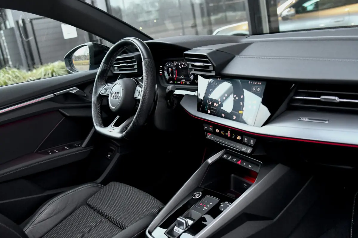 45 TFSI e 3x S-Line Competition. Pano, ACC, Keyless, Sfeer, CarPlay!