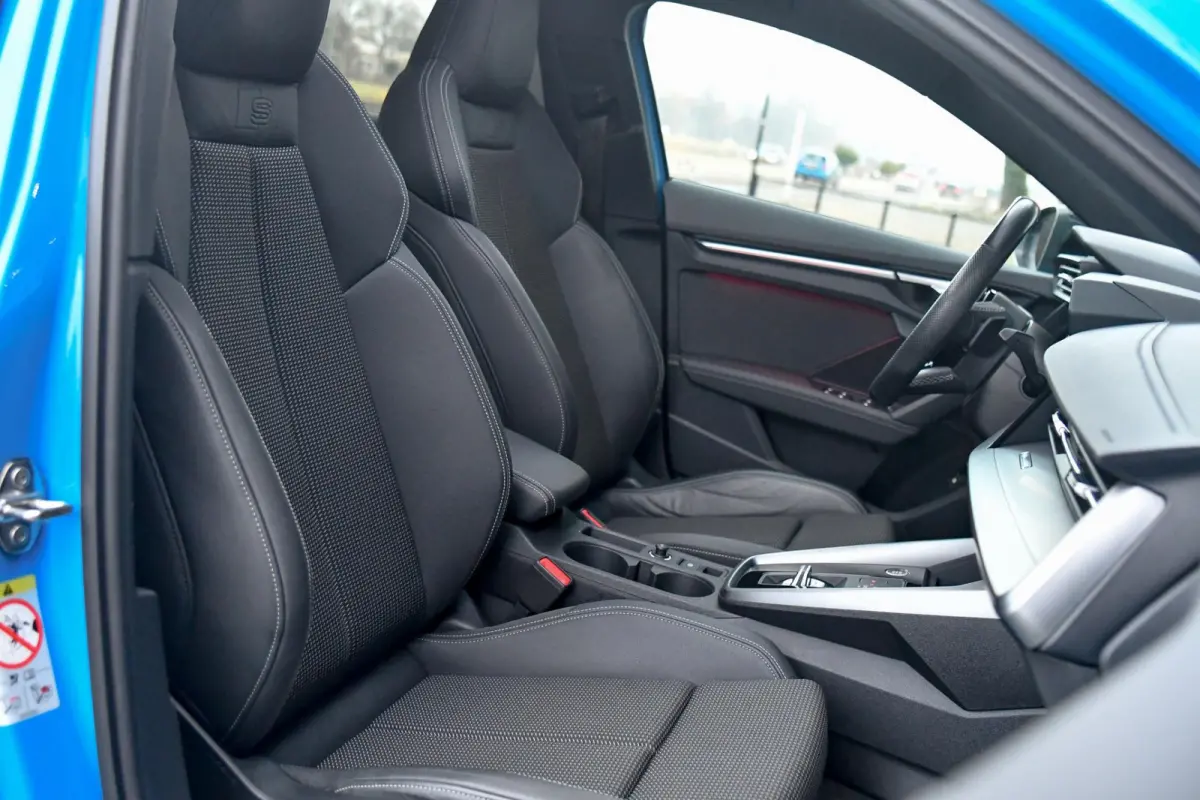 45 TFSI e 3x S-Line Competition. Pano, ACC, Keyless, Sfeer, CarPlay!