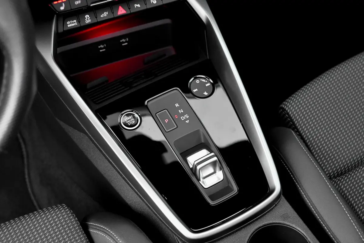 45 TFSI e 3x S-Line Competition. Pano, ACC, Keyless, Sfeer, CarPlay!