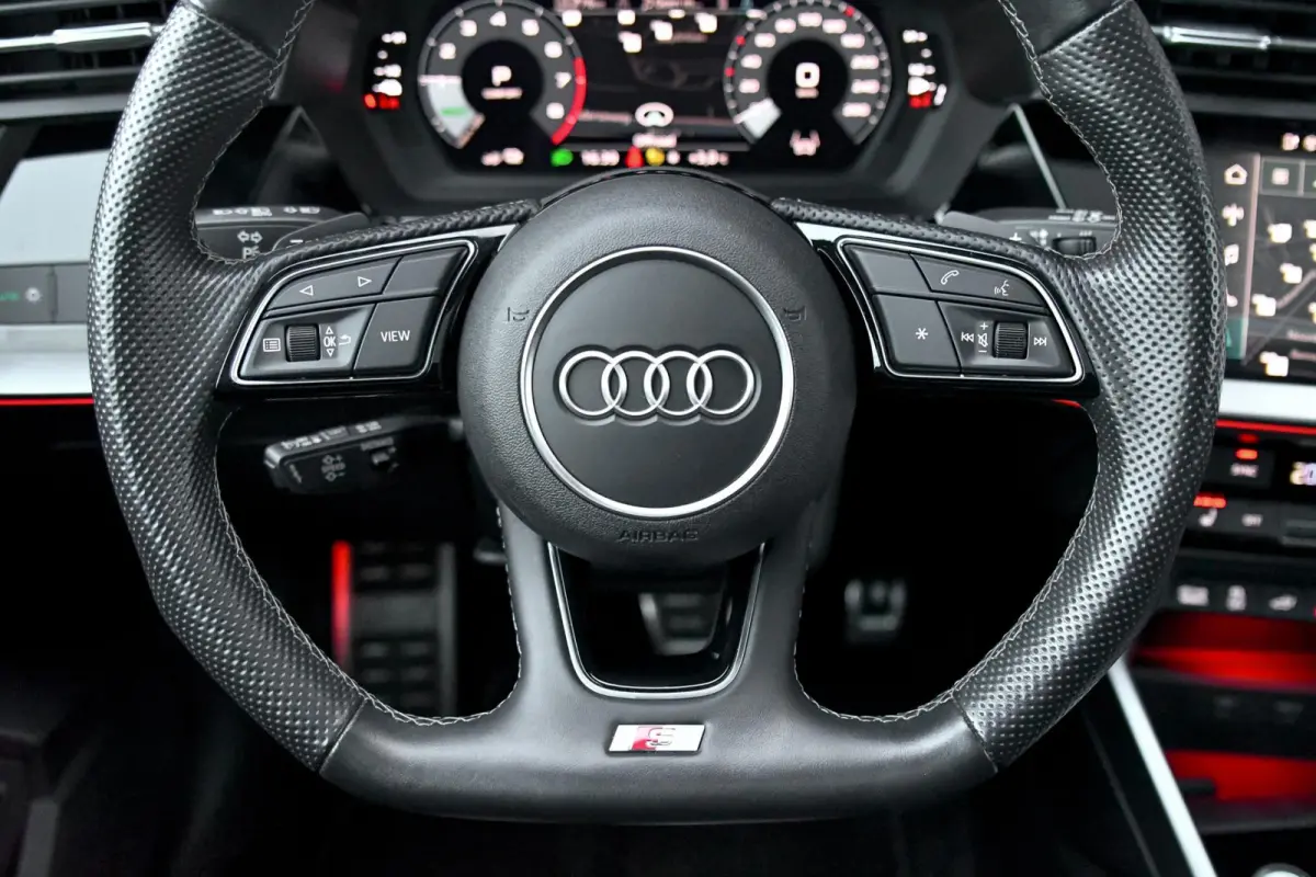 45 TFSI e 3x S-Line Competition. Pano, ACC, Keyless, Sfeer, CarPlay!