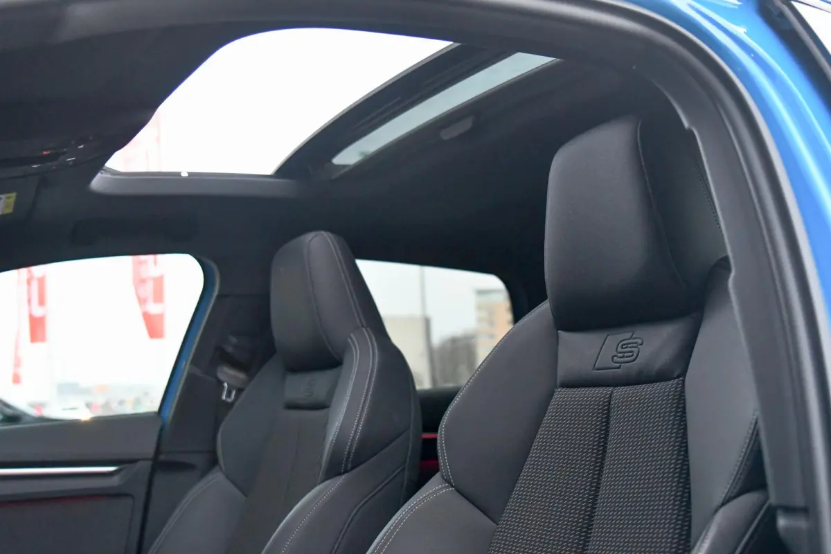 45 TFSI e 3x S-Line Competition. Pano, ACC, Keyless, Sfeer, CarPlay!
