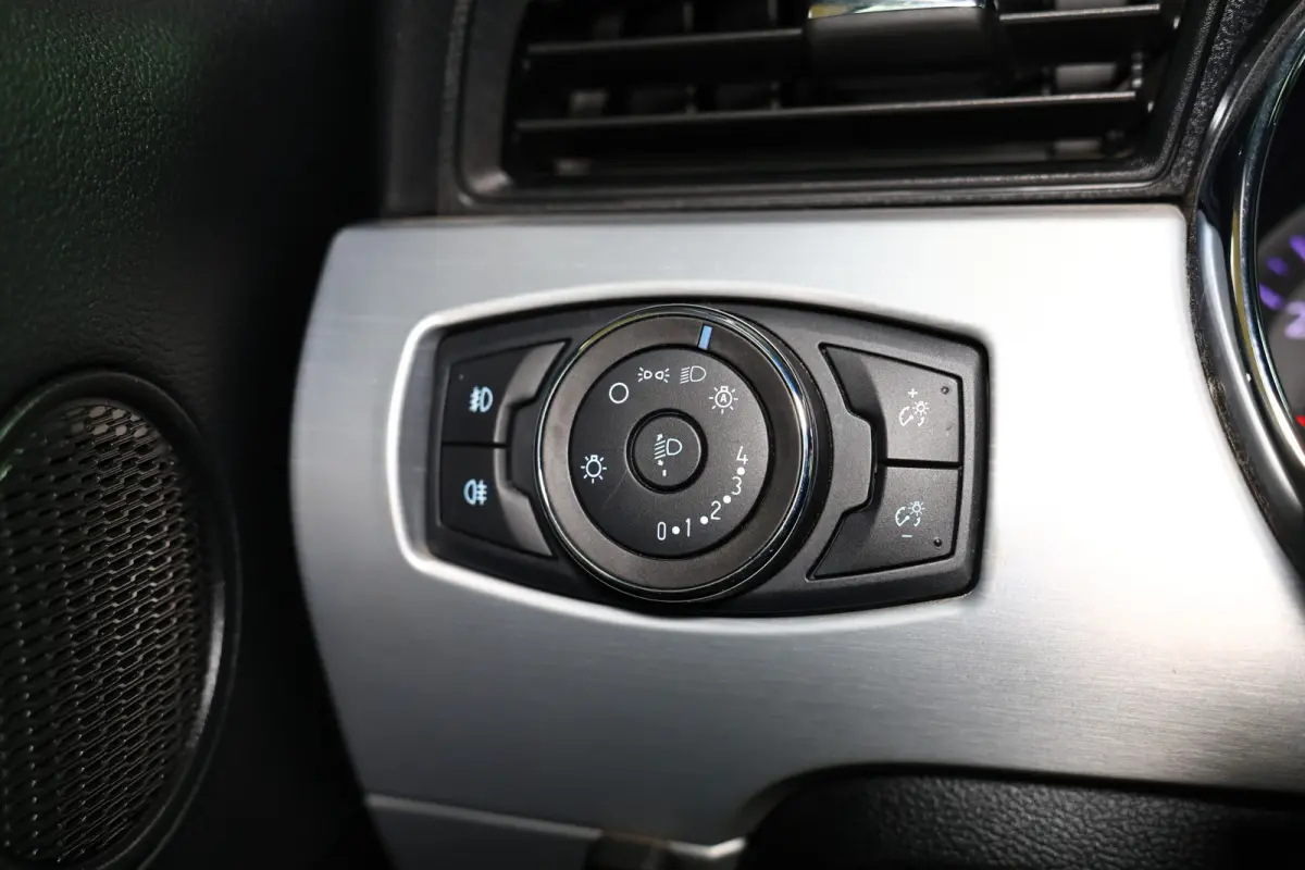 2.3 EcoBoost AVM NAVI CLIMA CAMERA KEYLSS PDC CRUISE LEDER SUBWH "19