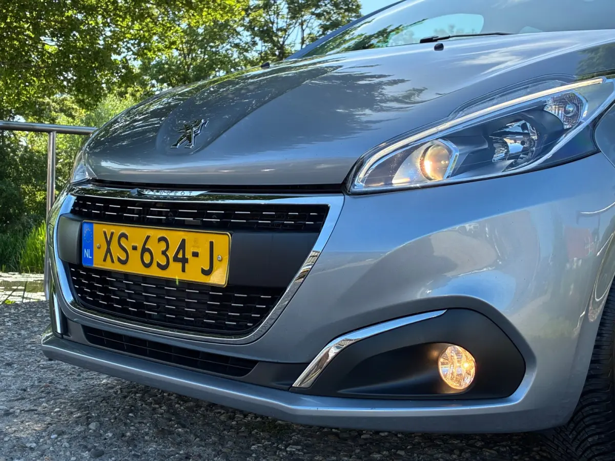 1.2 PureTech Allure | Pano + Cruise + Clima € 8.975,-!!!