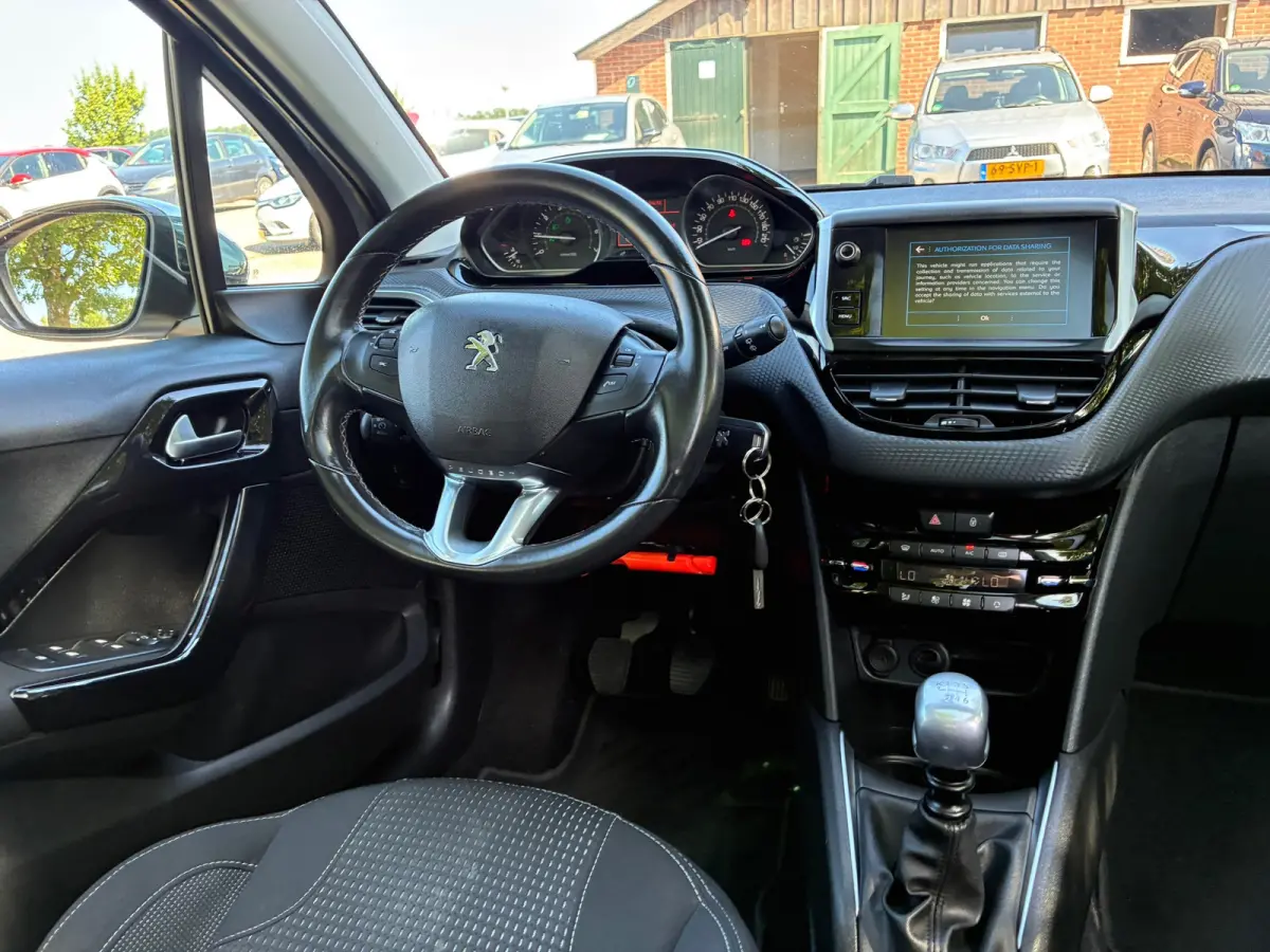 1.2 PureTech Allure | Pano + Cruise + Clima € 8.975,-!!!