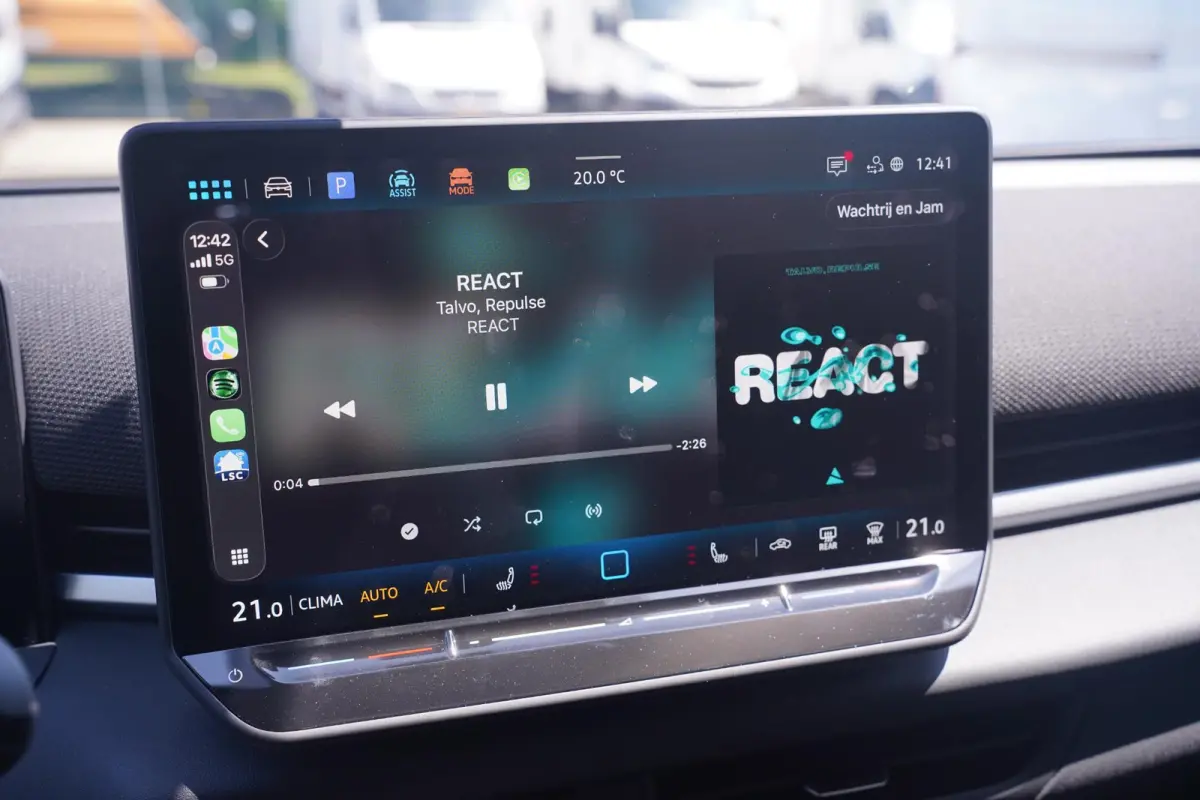 1.5 eTsi R-Line First Edition IQ.light Apple Carplay Black style Stoel-/stuur verwarming 19 Inch Camera R-Line interieur
