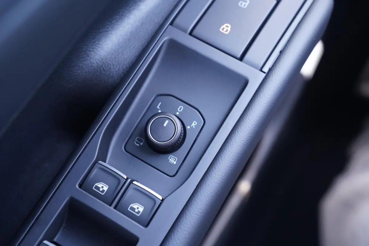 1.5 eTsi R-Line First Edition IQ.light Apple Carplay Black style Stoel-/stuur verwarming 19 Inch Camera R-Line interieur