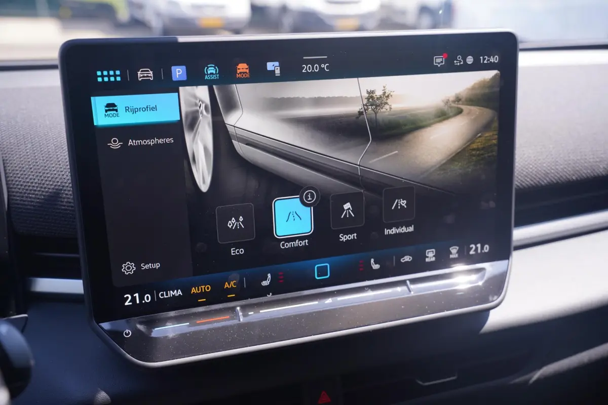 1.5 eTsi R-Line First Edition IQ.light Apple Carplay Black style Stoel-/stuur verwarming 19 Inch Camera R-Line interieur