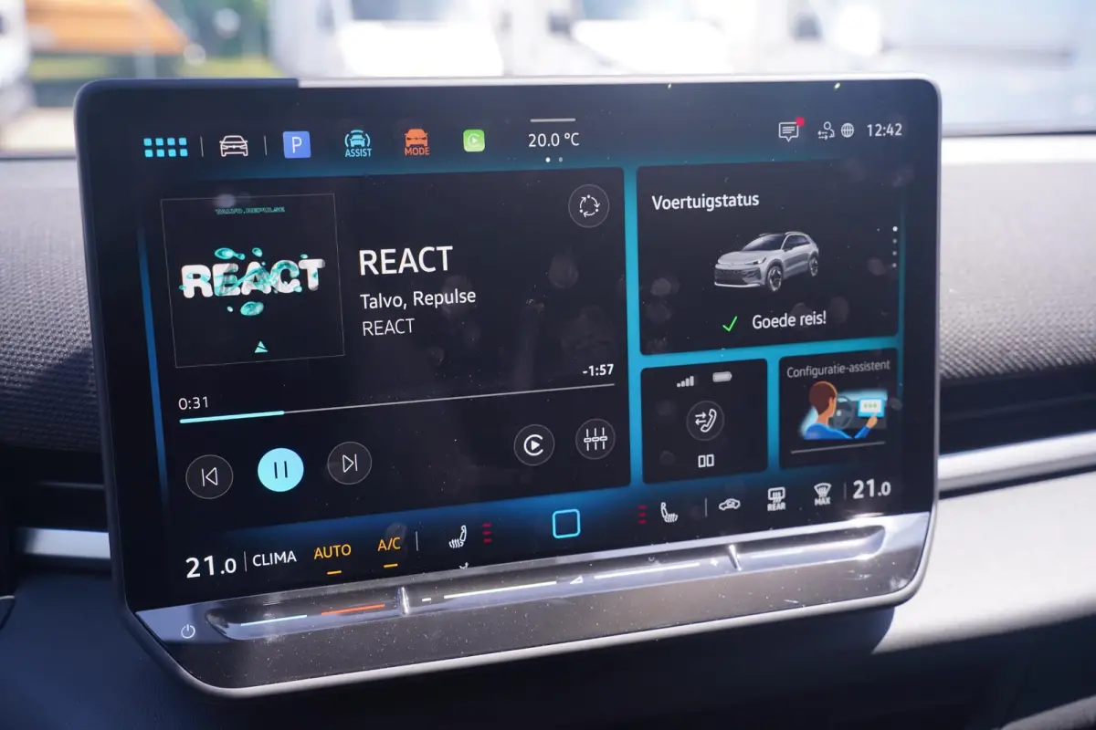 1.5 eTsi R-Line First Edition IQ.light Apple Carplay Black style Stoel-/stuur verwarming 19 Inch Camera R-Line interieur