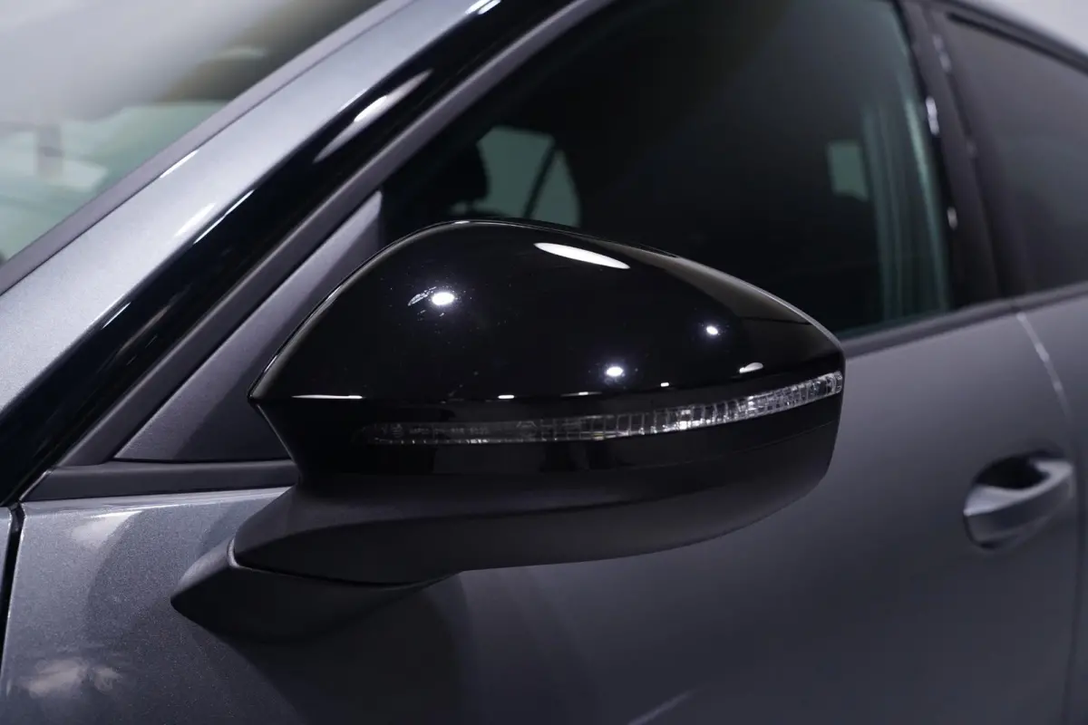 1.5 eTsi R-Line First Edition IQ.light Apple Carplay Black style Stoel-/stuur verwarming 19 Inch Camera R-Line interieur