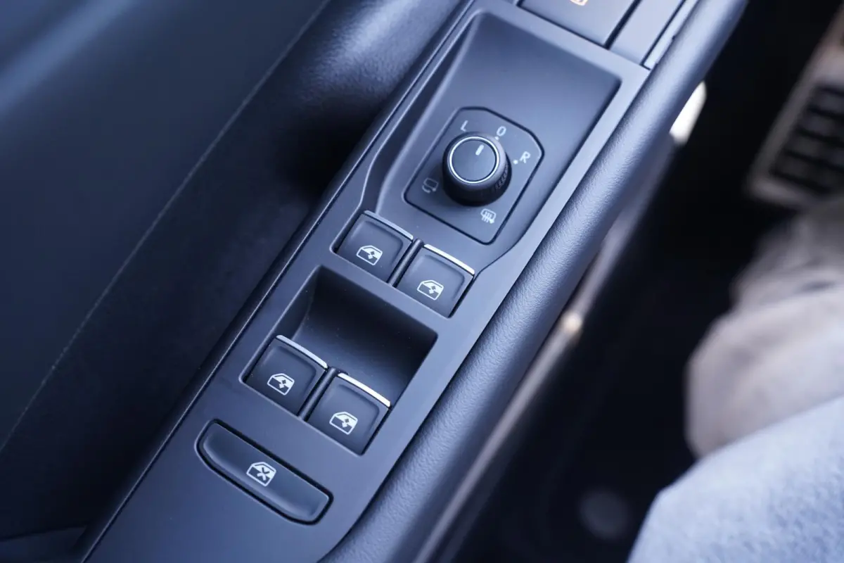1.5 eTsi R-Line First Edition IQ.light Apple Carplay Black style Stoel-/stuur verwarming 19 Inch Camera R-Line interieur