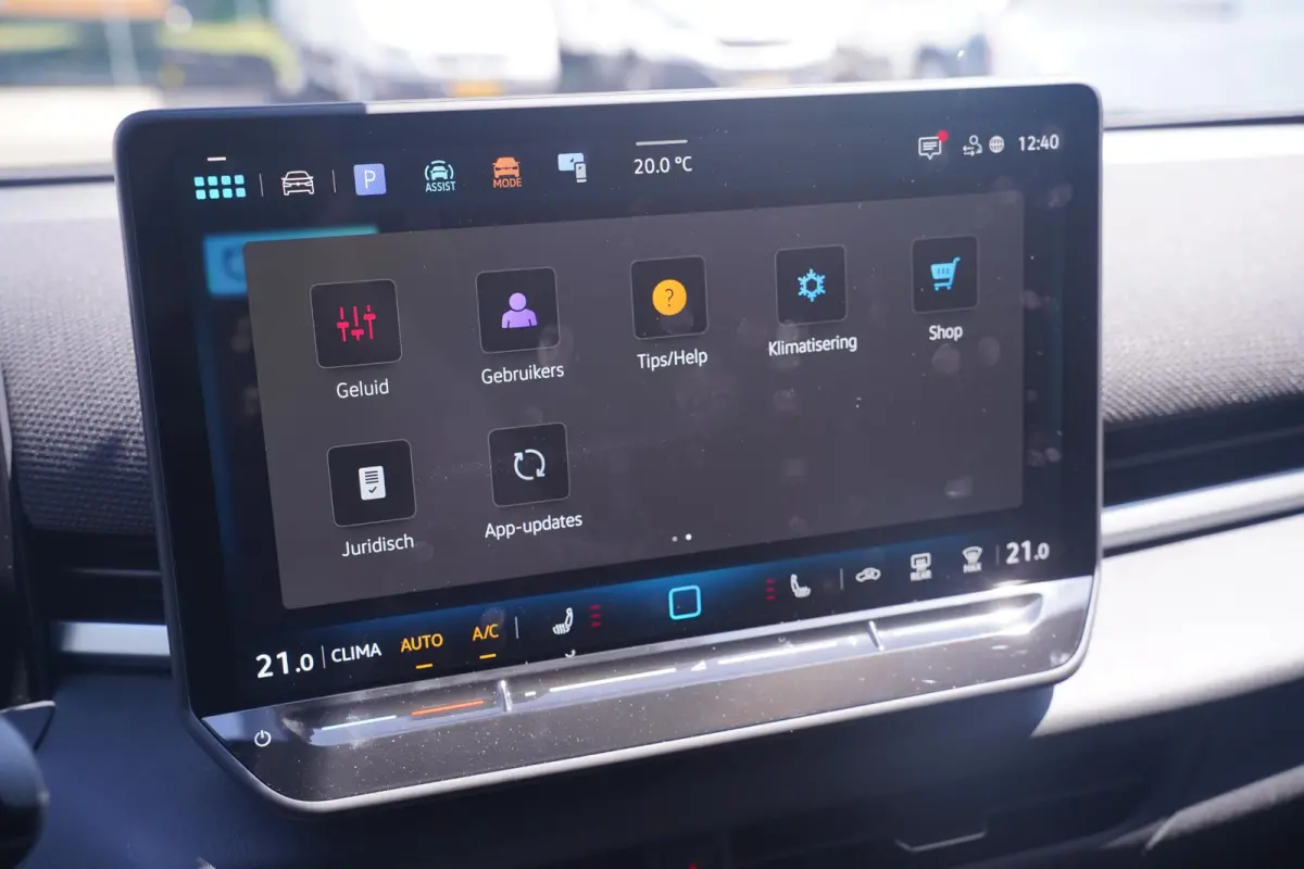 1.5 eTsi R-Line First Edition IQ.light Apple Carplay Black style Stoel-/stuur verwarming 19 Inch Camera R-Line interieur