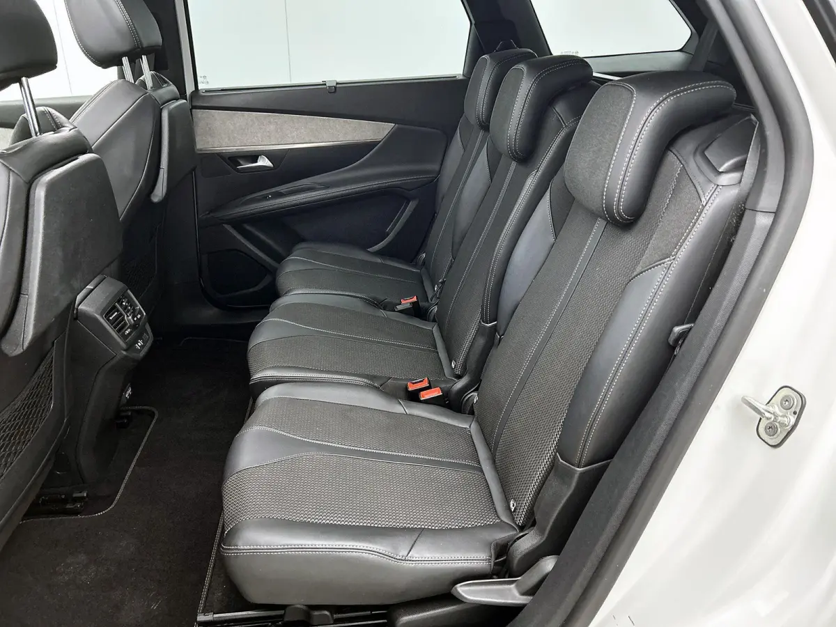 1.2 130pk GT Pack Business Automaat | Trekhaak | Schuif-/Kanteldak | Elektrische Klep | Navigatie | Adaptieve Cruise Control | Climate Control | 19"LMV |
