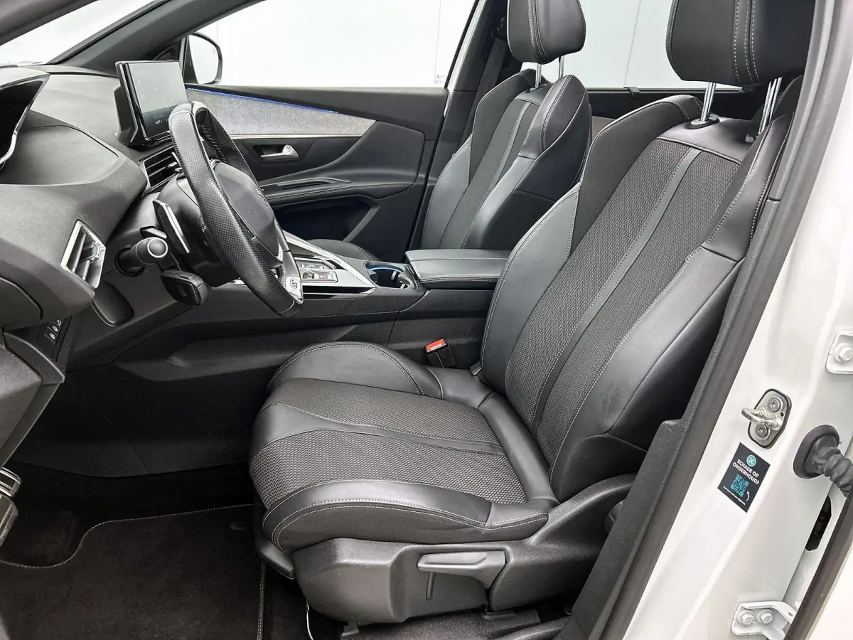 1.2 130pk GT Pack Business Automaat | Trekhaak | Schuif-/Kanteldak | Elektrische Klep | Navigatie | Adaptieve Cruise Control | Climate Control | 19"LMV |