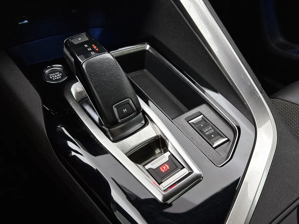 1.2 130pk GT Pack Business Automaat | Trekhaak | Schuif-/Kanteldak | Elektrische Klep | Navigatie | Adaptieve Cruise Control | Climate Control | 19"LMV |