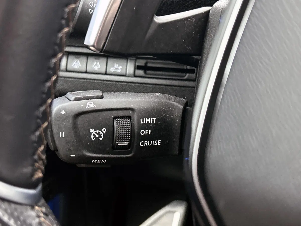 1.2 130pk GT Pack Business Automaat | Trekhaak | Schuif-/Kanteldak | Elektrische Klep | Navigatie | Adaptieve Cruise Control | Climate Control | 19"LMV |