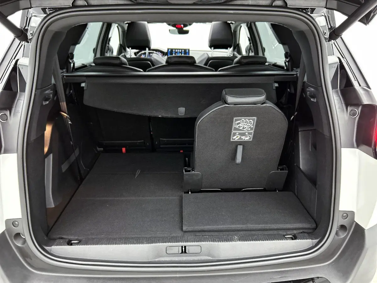 1.2 130pk GT Pack Business Automaat | Trekhaak | Schuif-/Kanteldak | Elektrische Klep | Navigatie | Adaptieve Cruise Control | Climate Control | 19"LMV |