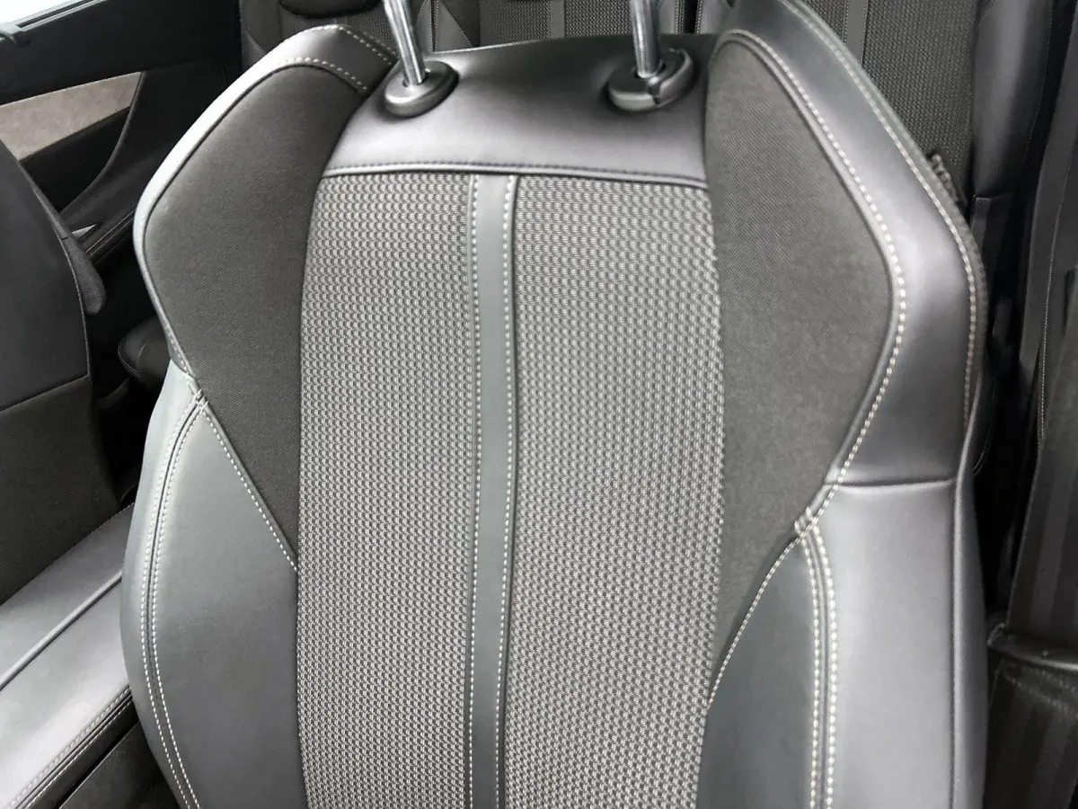 1.2 130pk GT Pack Business Automaat | Trekhaak | Schuif-/Kanteldak | Elektrische Klep | Navigatie | Adaptieve Cruise Control | Climate Control | 19"LMV |