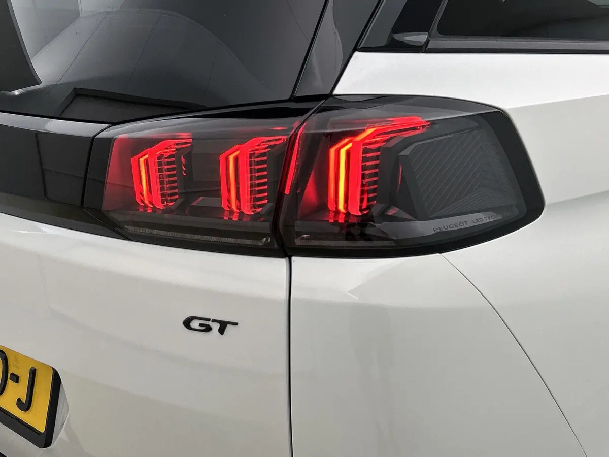 1.2 130pk GT Pack Business Automaat | Trekhaak | Schuif-/Kanteldak | Elektrische Klep | Navigatie | Adaptieve Cruise Control | Climate Control | 19"LMV |