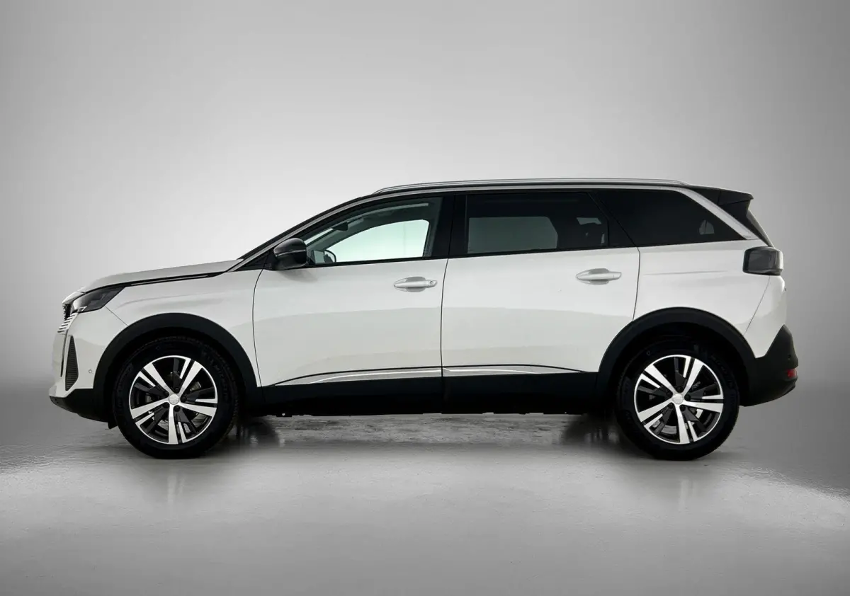 1.2 130pk Blue Lease Allure Automaat | Trekhaak | Elektrische Klep | Navigatie | Climate Control | Cruise Control | LED | 19"LMV | Dodehoekdetectie | Keyless Entry/Start |