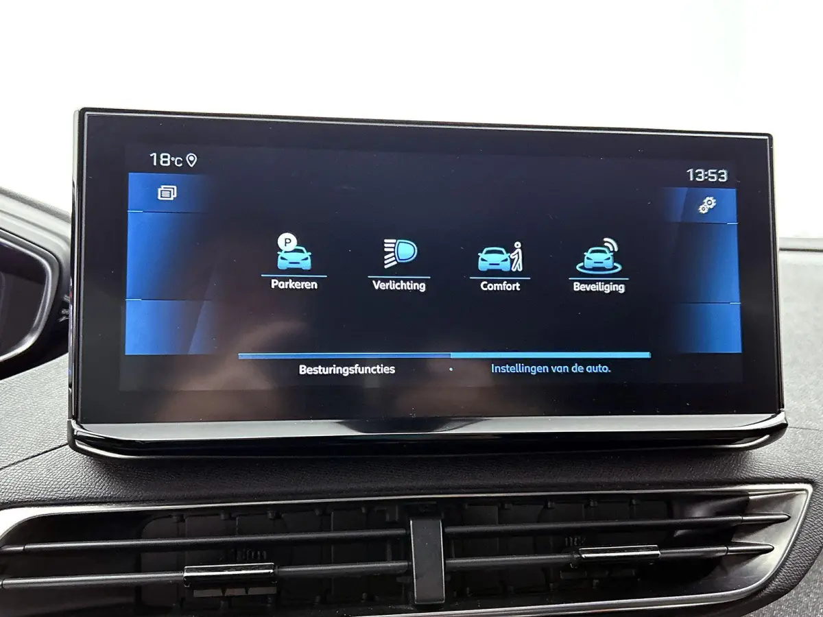 1.2 130pk Blue Lease Allure Automaat | Trekhaak | Elektrische Klep | Navigatie | Climate Control | Cruise Control | LED | 19"LMV | Dodehoekdetectie | Keyless Entry/Start |