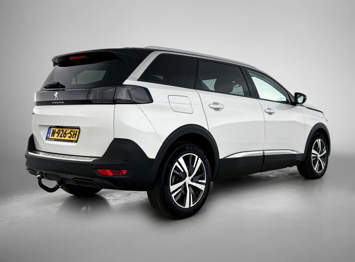 1.2 130pk Blue Lease Allure Automaat | Trekhaak | Elektrische Klep | Navigatie | Climate Control | Cruise Control | LED | 19"LMV | Dodehoekdetectie | Keyless Entry/Start |