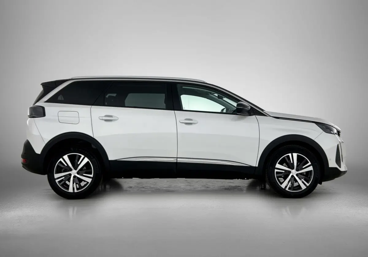1.2 130pk Blue Lease Allure Automaat | Trekhaak | Elektrische Klep | Navigatie | Climate Control | Cruise Control | LED | 19"LMV | Dodehoekdetectie | Keyless Entry/Start |